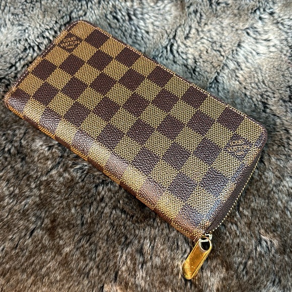 Authentic Louis Vuitton Ebene Zippy Wallet - Picture 2 of 10